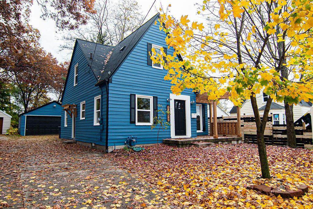 2752 Brooklyn Avenue - Photo 1