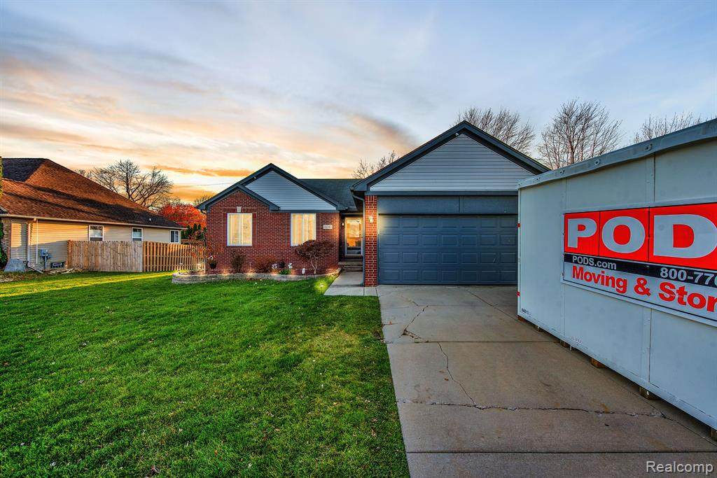 51747 Kings Pointe Drive - Photo 1