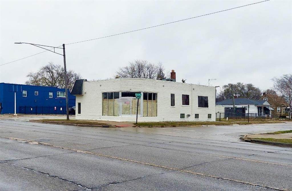 17300 9 Mile Rd - Photo 1