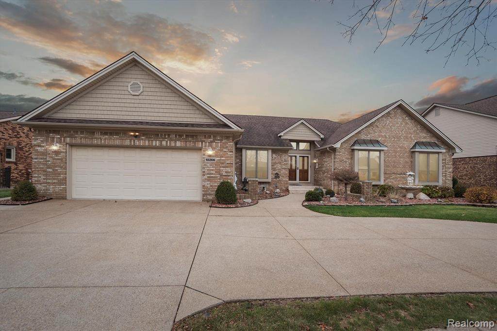 18266 Country Club Circle - Photo 1