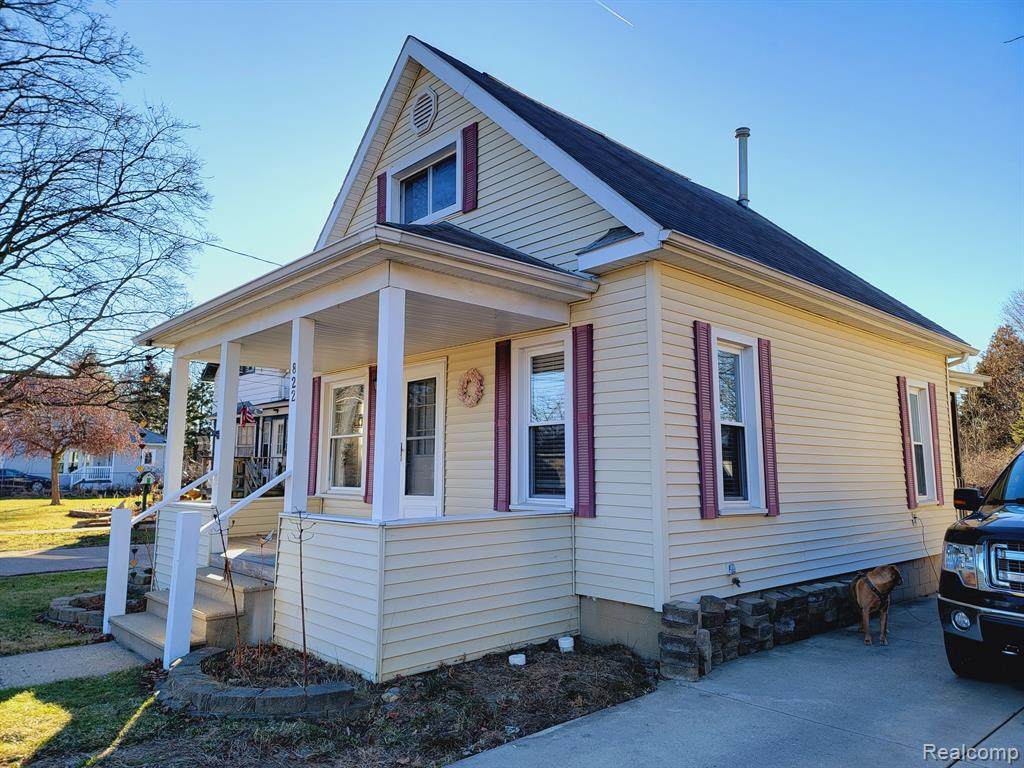 822 Lyon Street - Photo 1