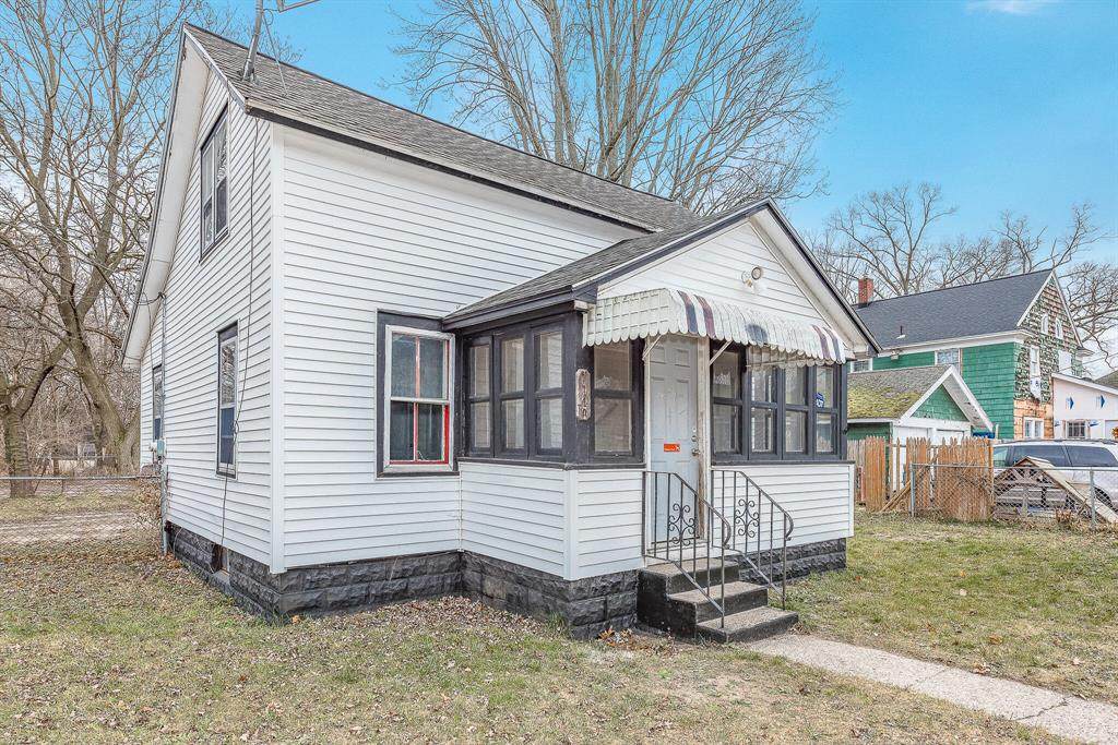 1140 Holt Street - Photo 1