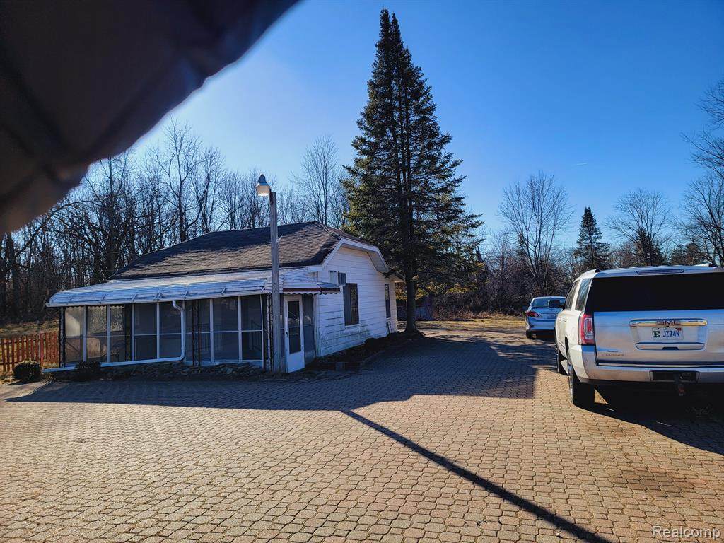 5572 Saginaw Road - Photo 1