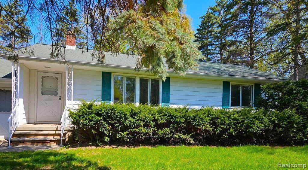 1524 Waldman Avenue - Photo 1