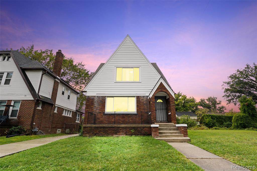 5059 Buckingham Avenue - Photo 1