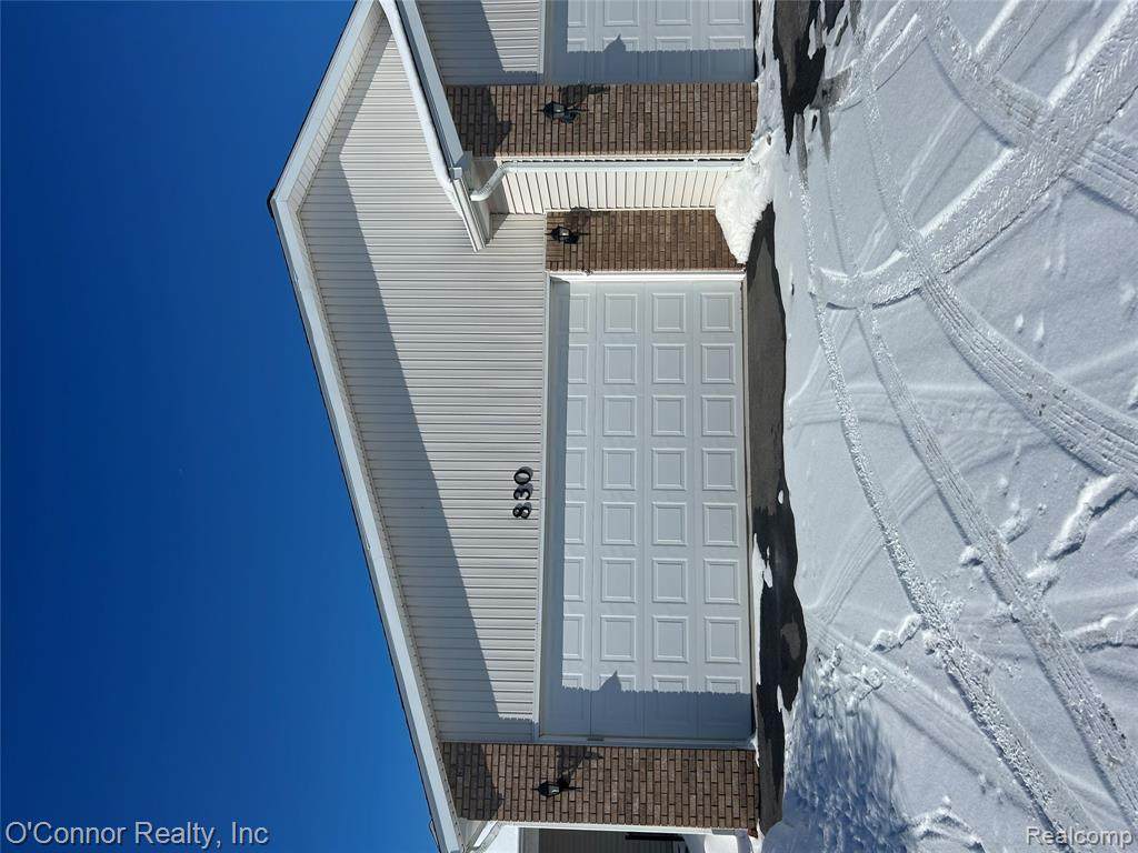 830 Crystal Lane - Photo 1