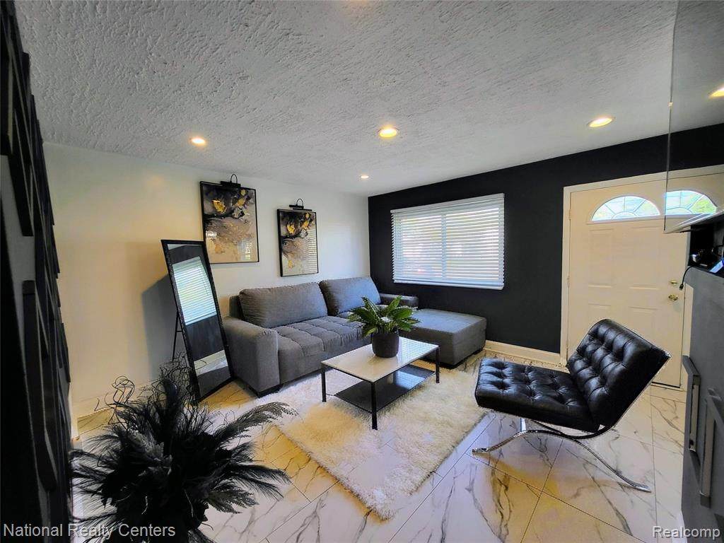 27821 Tighe Street - Photo 1