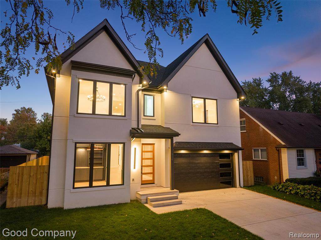 2916 Clawson Avenue - Photo 1