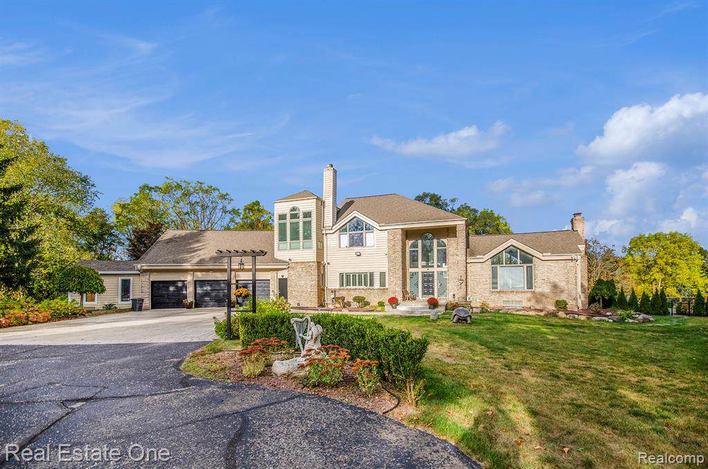 5772 Rochester Road - Photo 1