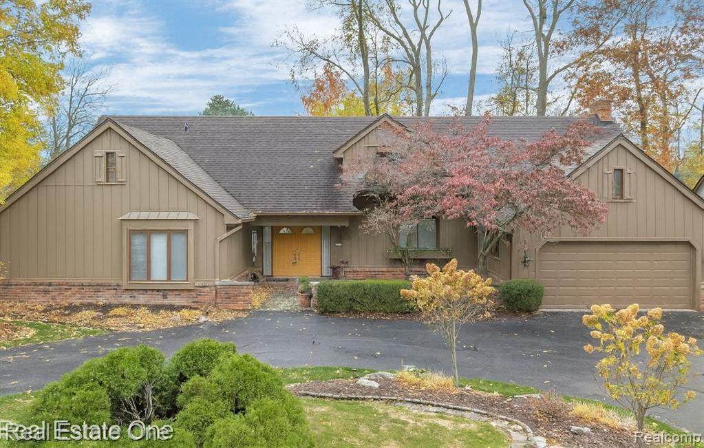 3075 Bloomfield Park Drive - Photo 1