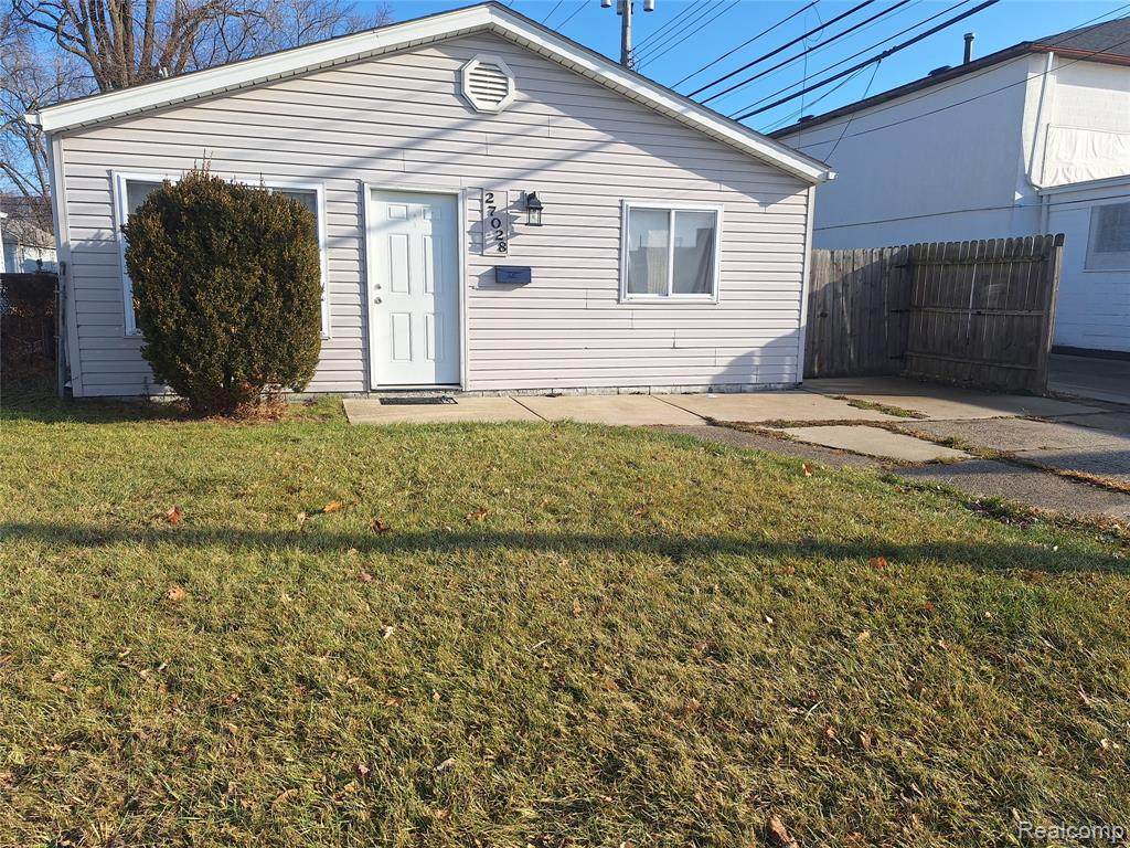 27028 Dartmouth Street - Photo 1