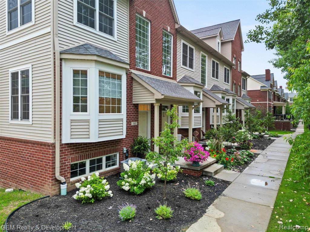 508 Village Lane - Photo 1