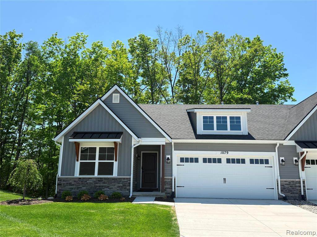 1079 Camellia Circle - Photo 1