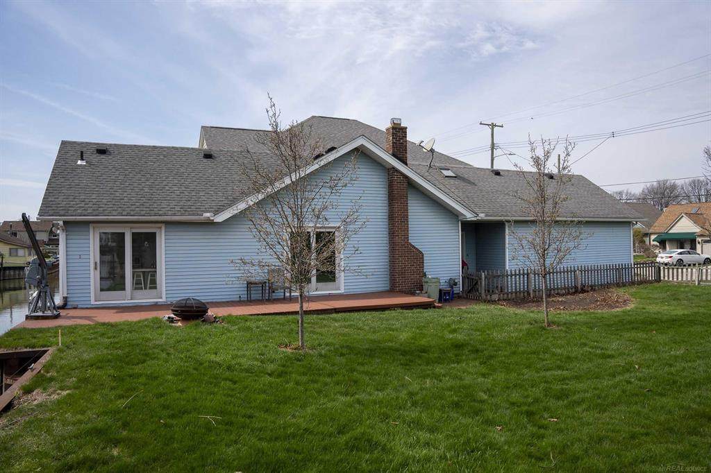22472 Maple Street - Photo 1