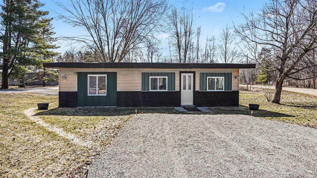 4042 Oak Drive - Photo 1