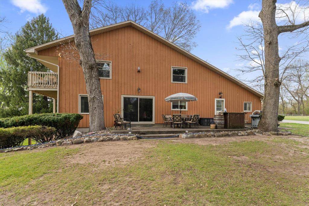 70328 Lakeview Drive - Photo 1