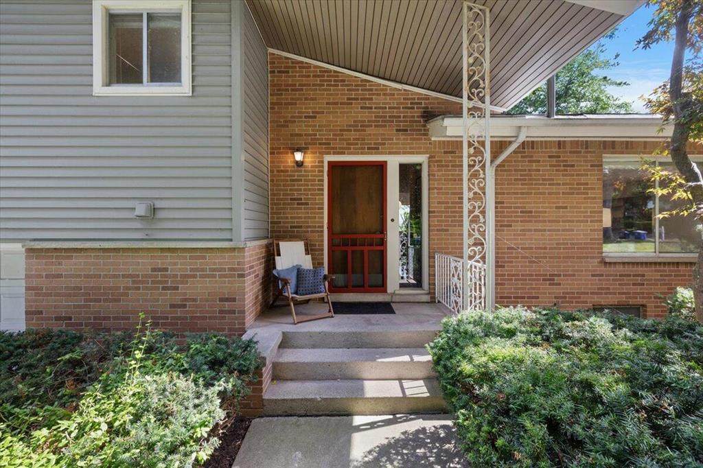 2511 Londonderry Road - Photo 1