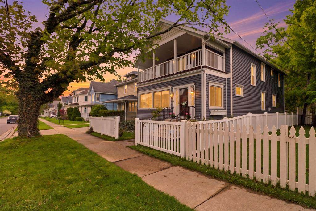 1012 Pearl Street - Photo 1