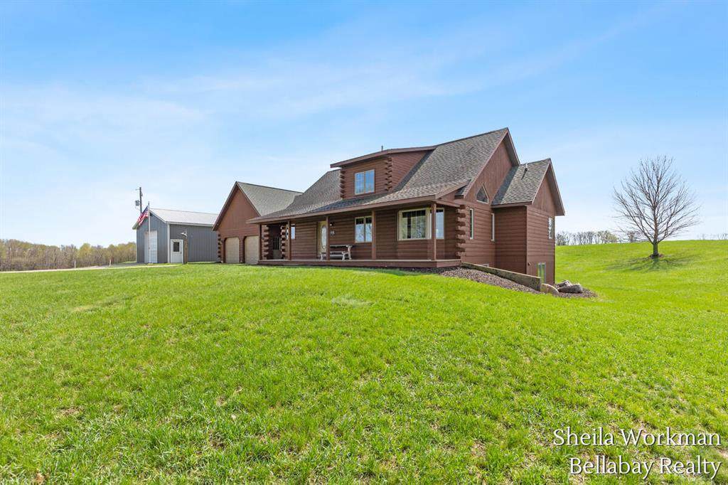 7320 100th Street - Photo 1