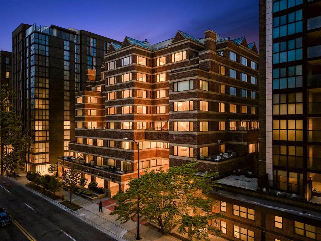 505 Huron Street - Photo 1
