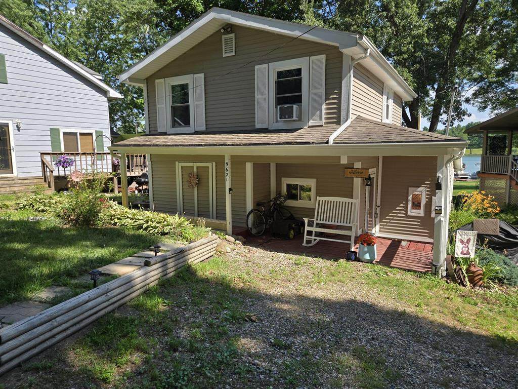 9621 Lakeview Drive - Photo 1