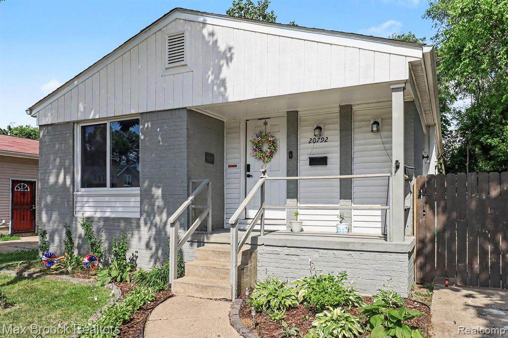 20792 Parkside Boulevard - Photo 1