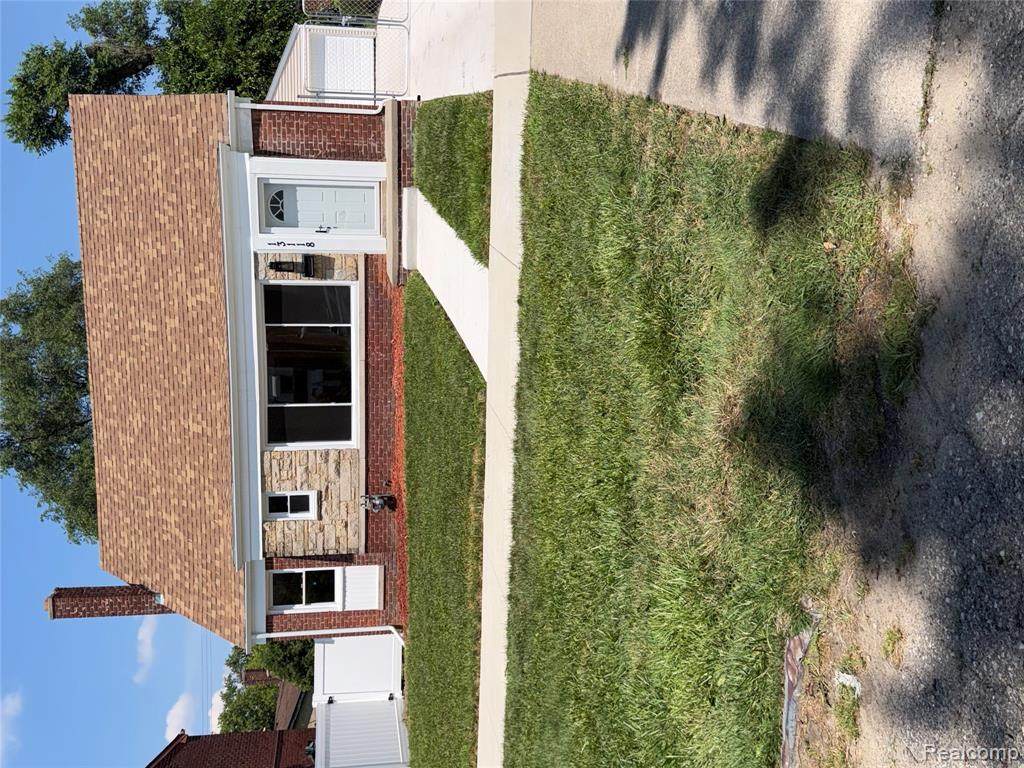 13118 Pembroke Avenue - Photo 1