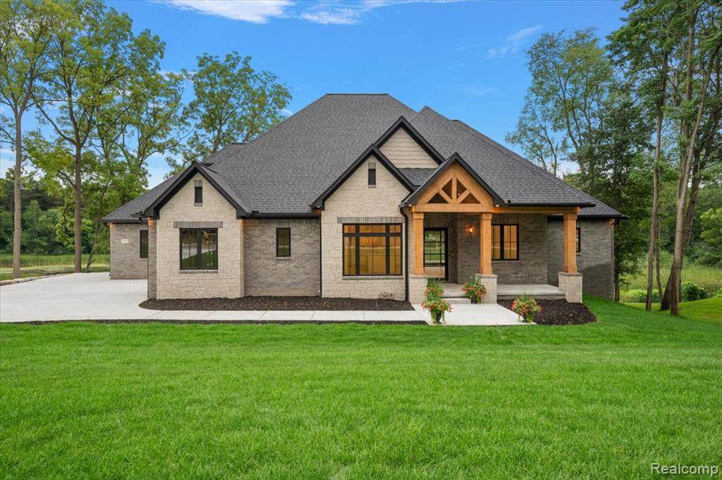 1059 Iroquois Trail - Photo 1