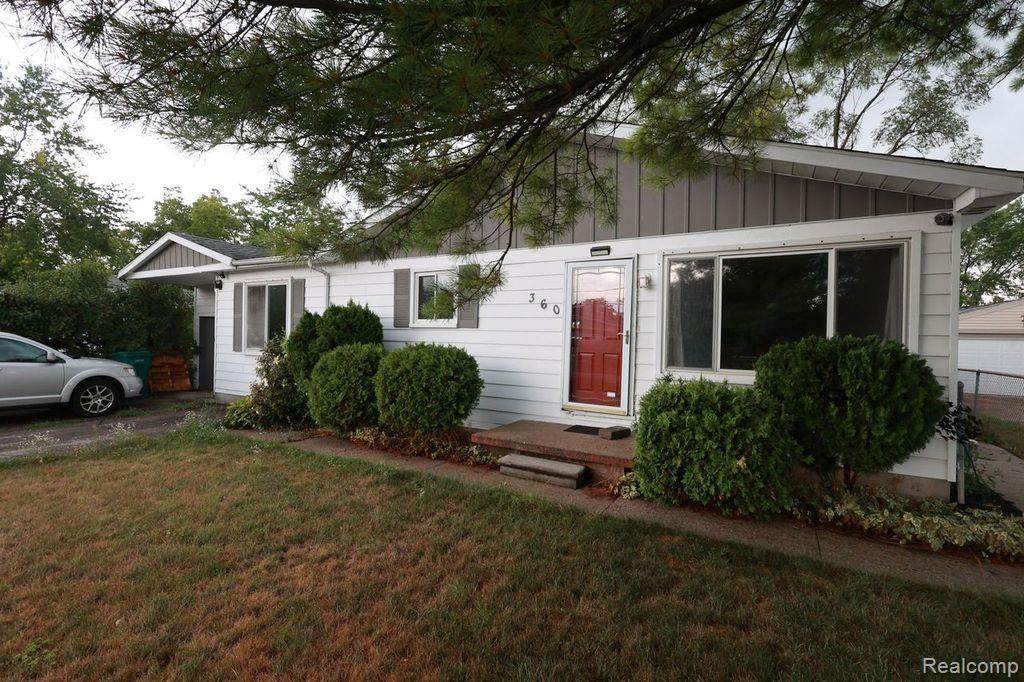 360 Woodlawn Avenue - Photo 1