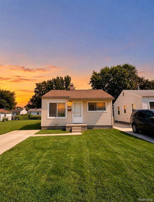 11244 Sherman Avenue - Photo 1