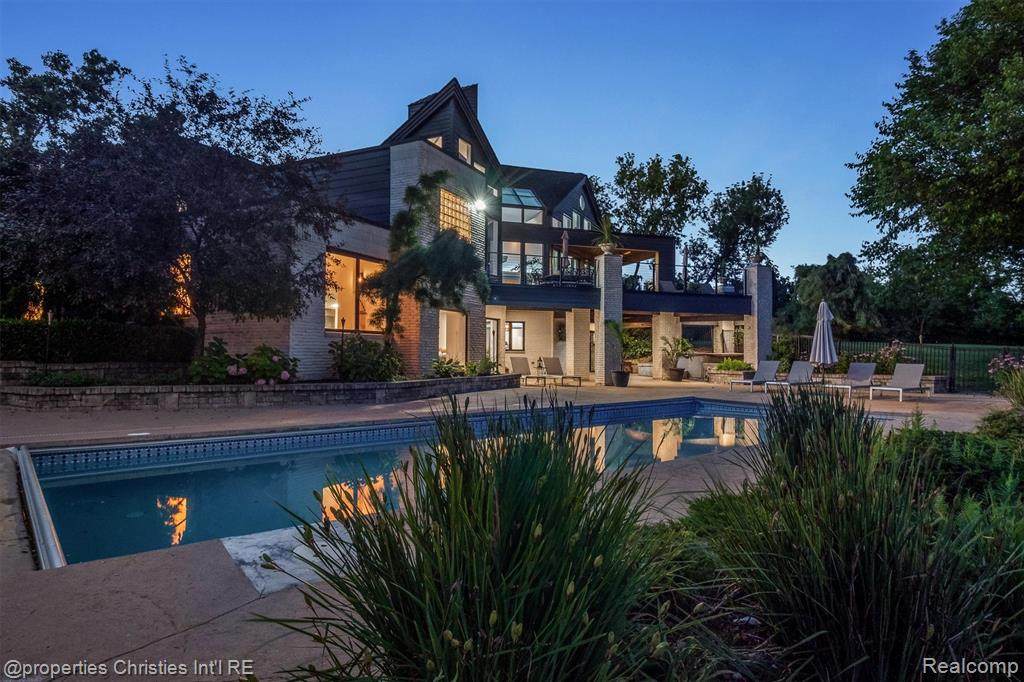 4912 Oakwood Court - Photo 1