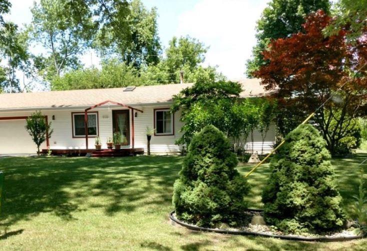 5122 Iroquois - Photo 1