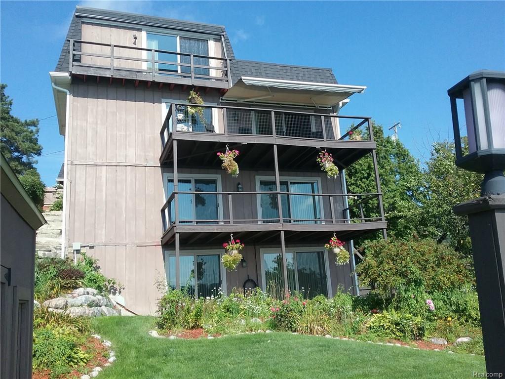 143 Gratiot Boulevard - Photo 1