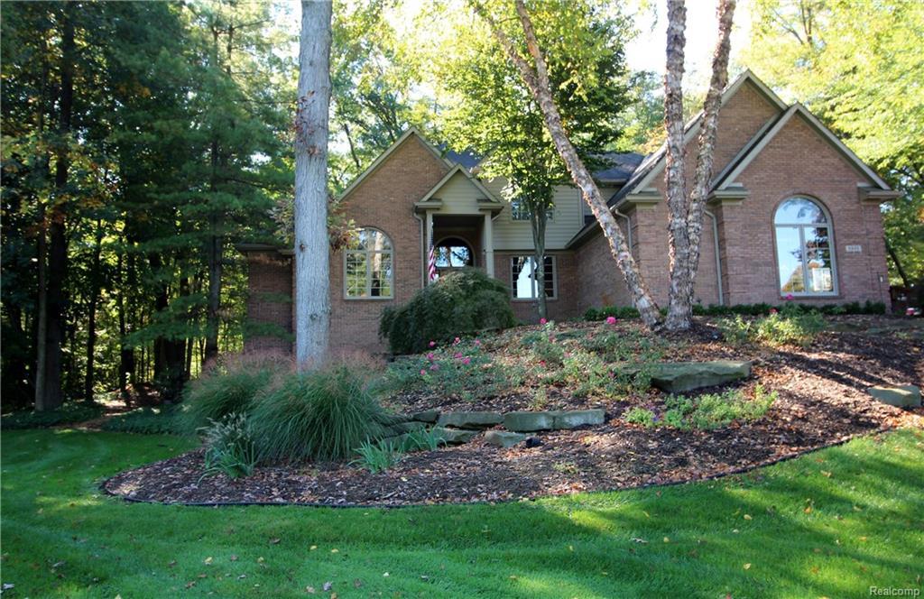 5920 Turnberry Drive - Photo 1
