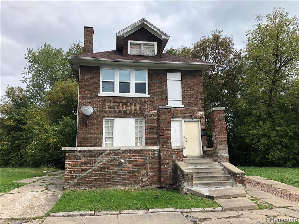 576 Manistique Street - Photo 1