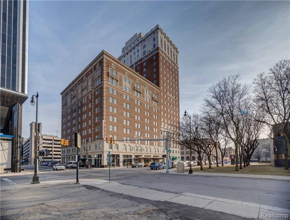 525 Lafayette Boulevard - Photo 1
