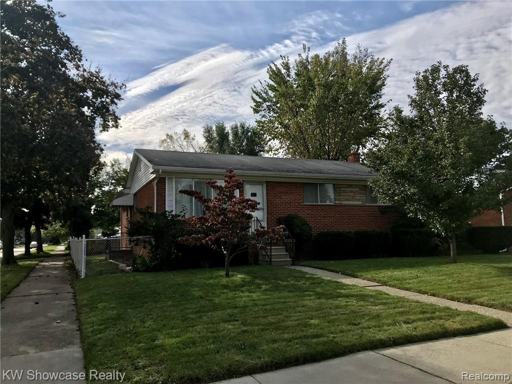 28035 Maplewood Street - Photo 1