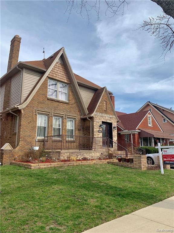 5034 Maple Street - Photo 1