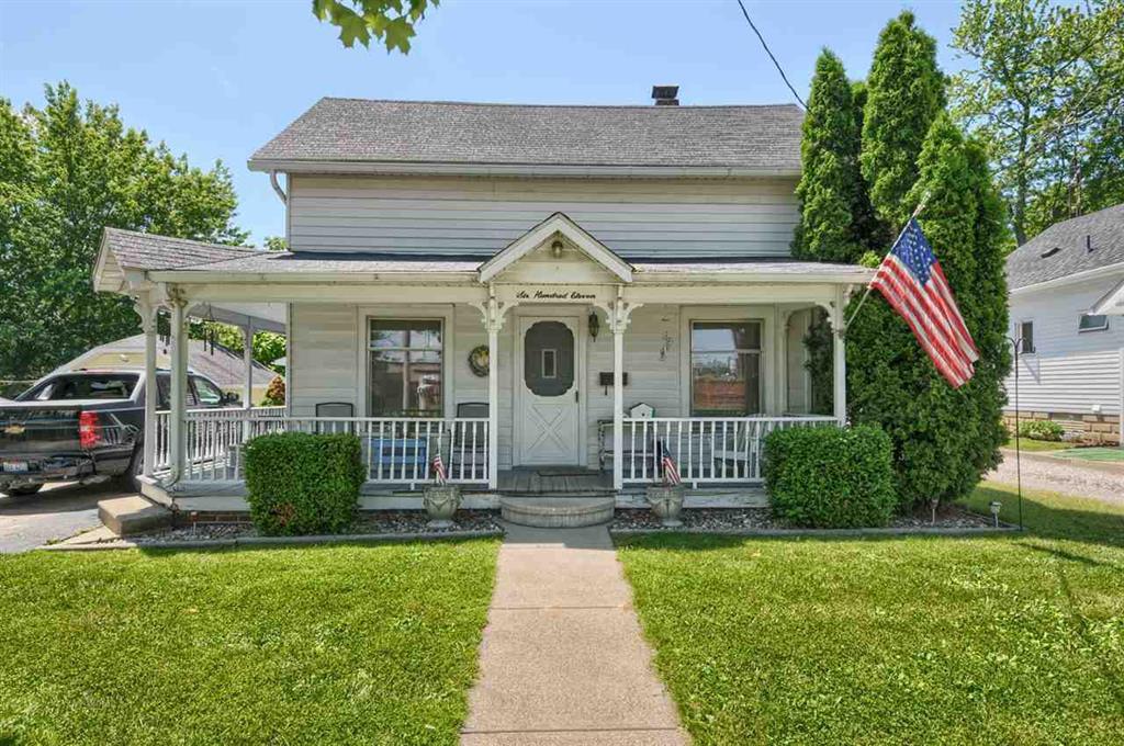 611 Genesee - Photo 1