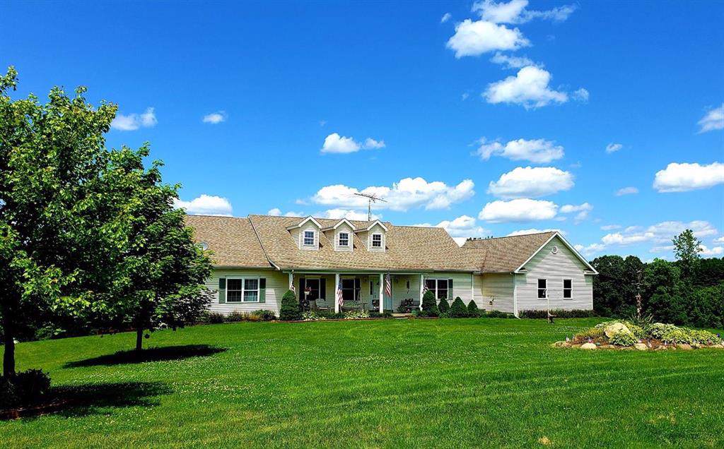 8808 Round Lake Hwy - Photo 1