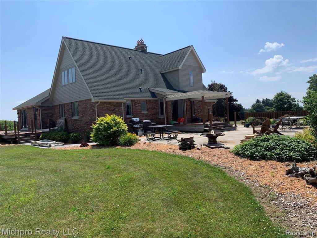 7229 Shaw Road - Photo 1