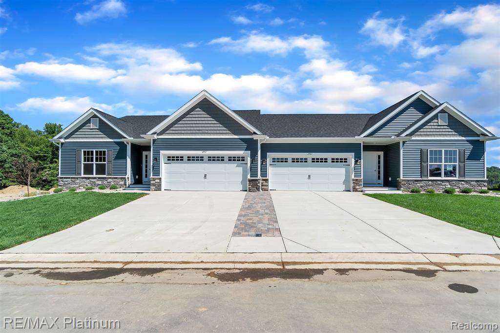 2727 Blue Sky Drive - Photo 1