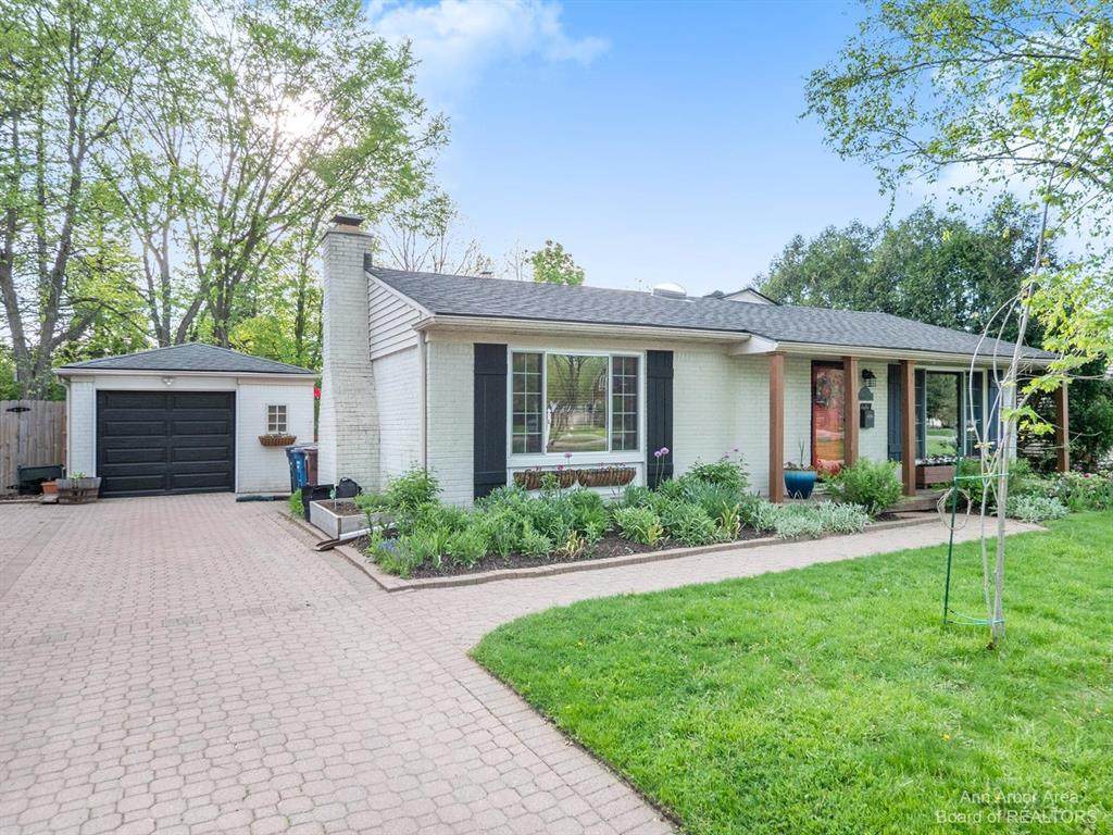 2736 Gloucester Way - Photo 1