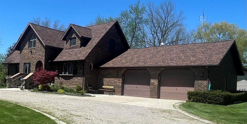 6898 James St. - Photo 1