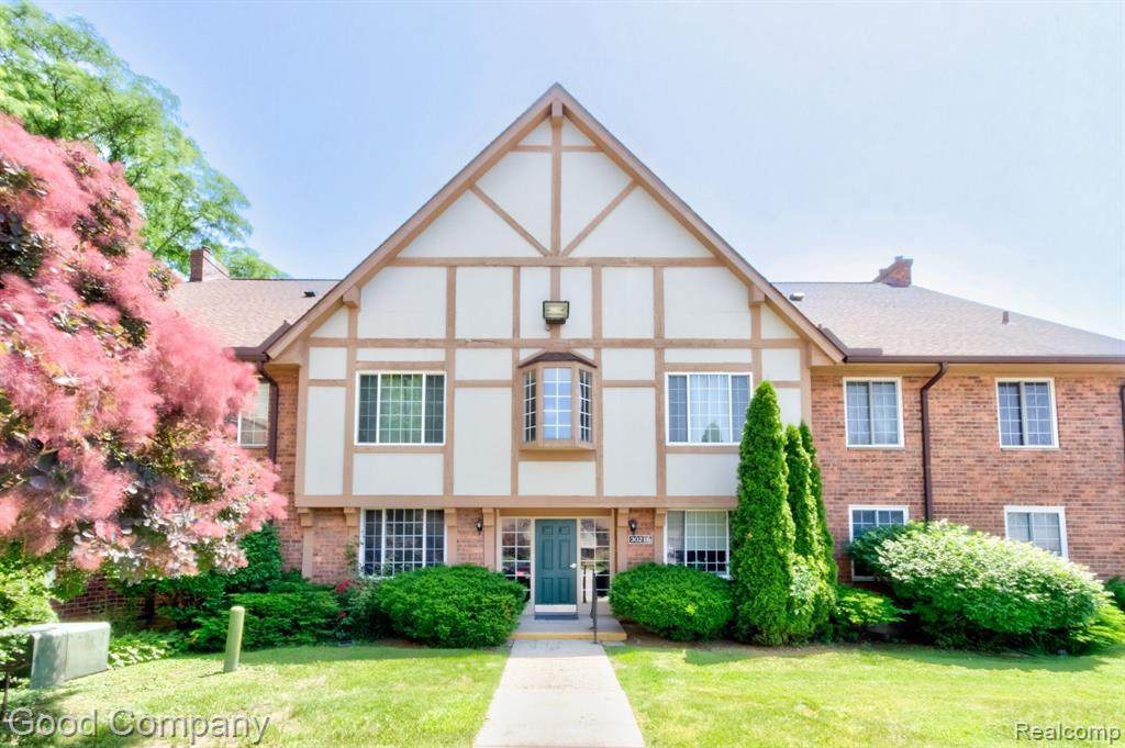 30216 Southfield Road - Photo 1