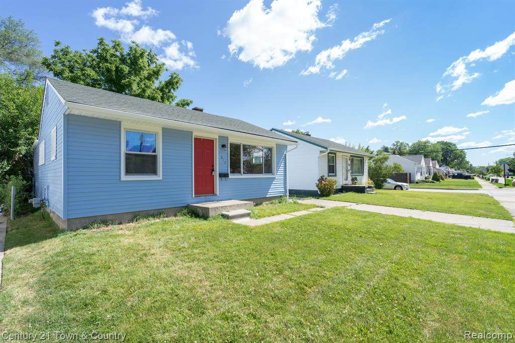 612 Kalama Avenue - Photo 1