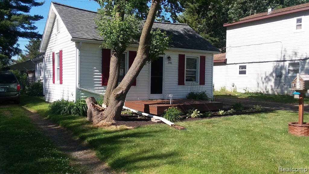 2910 Peerless Avenue - Photo 1