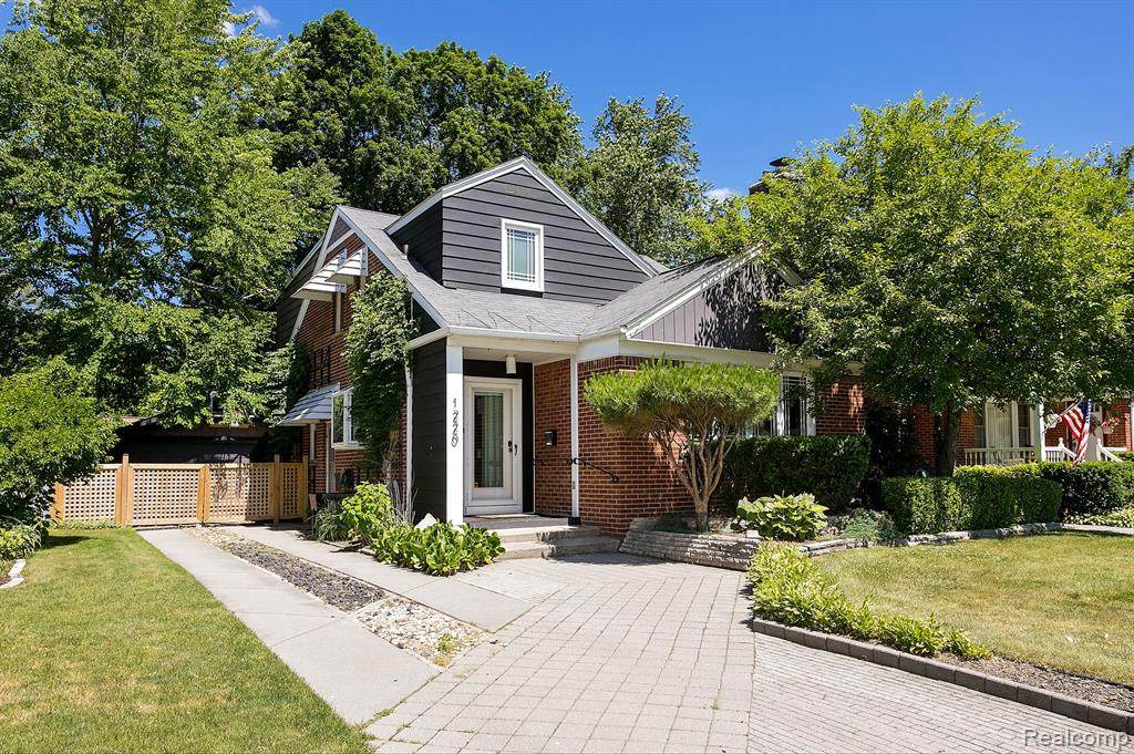 1220 Lyons Avenue - Photo 1
