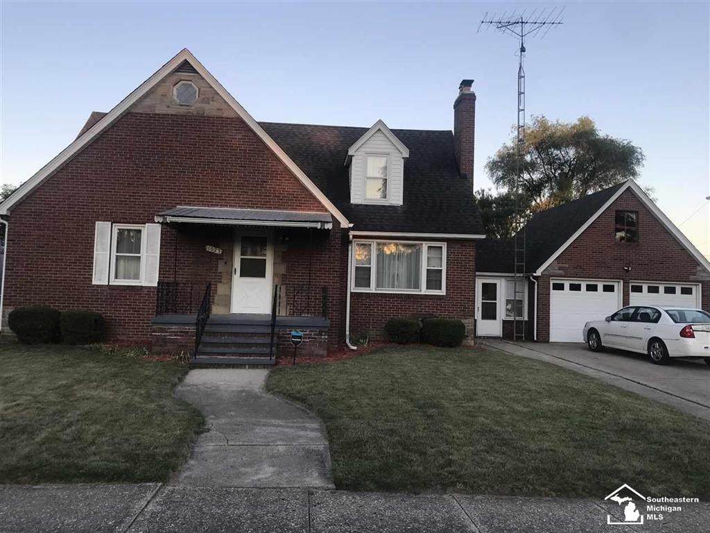 1023 Smith - Photo 1
