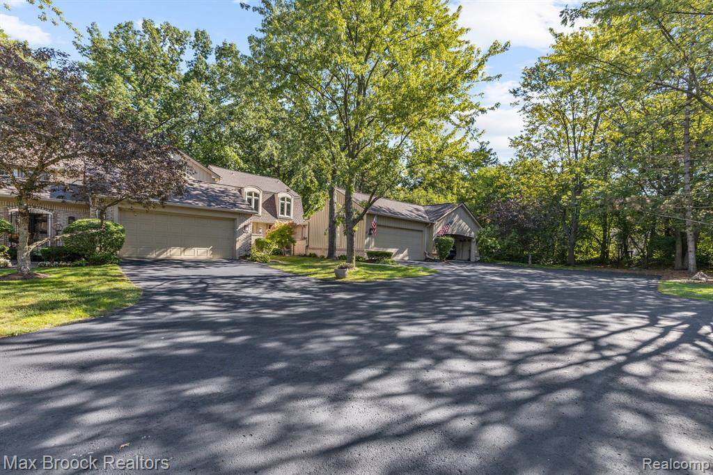 1136 Meadowglen Court - Photo 1